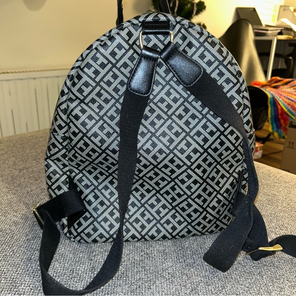 Tommy Hilfiger mini backpack - Picture 2 of 3